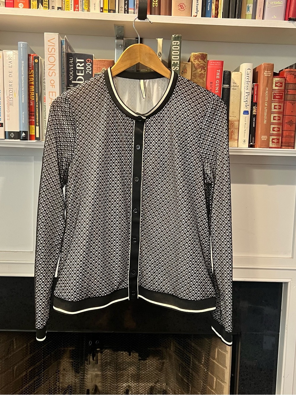 Indies Women's Black and White Geometric Print Cardigan